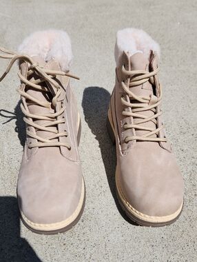 NIB Anjoufemme Shoes Womens Tan Lace-Up Cozy Ankle Boots w/Faux Fur Sz 7.5